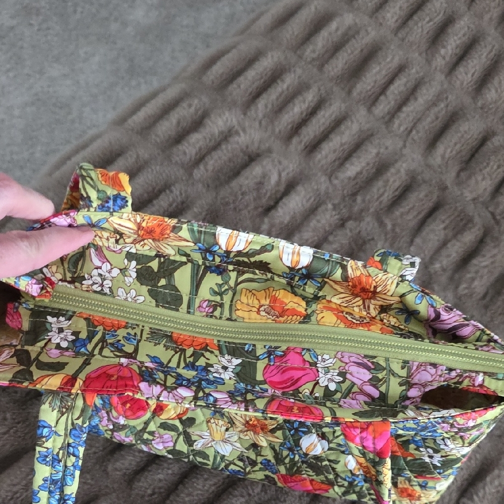 VERA BRADLEY QUILTED TOTE - Picture 5 of 5